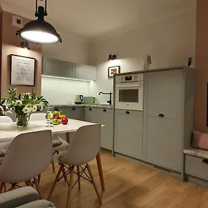 Apartment Hill, Krakau